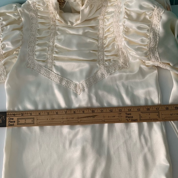 SOLD Jessica’s Gunnies- Gunne Sax Satin Blouse - Picture 6 of 8